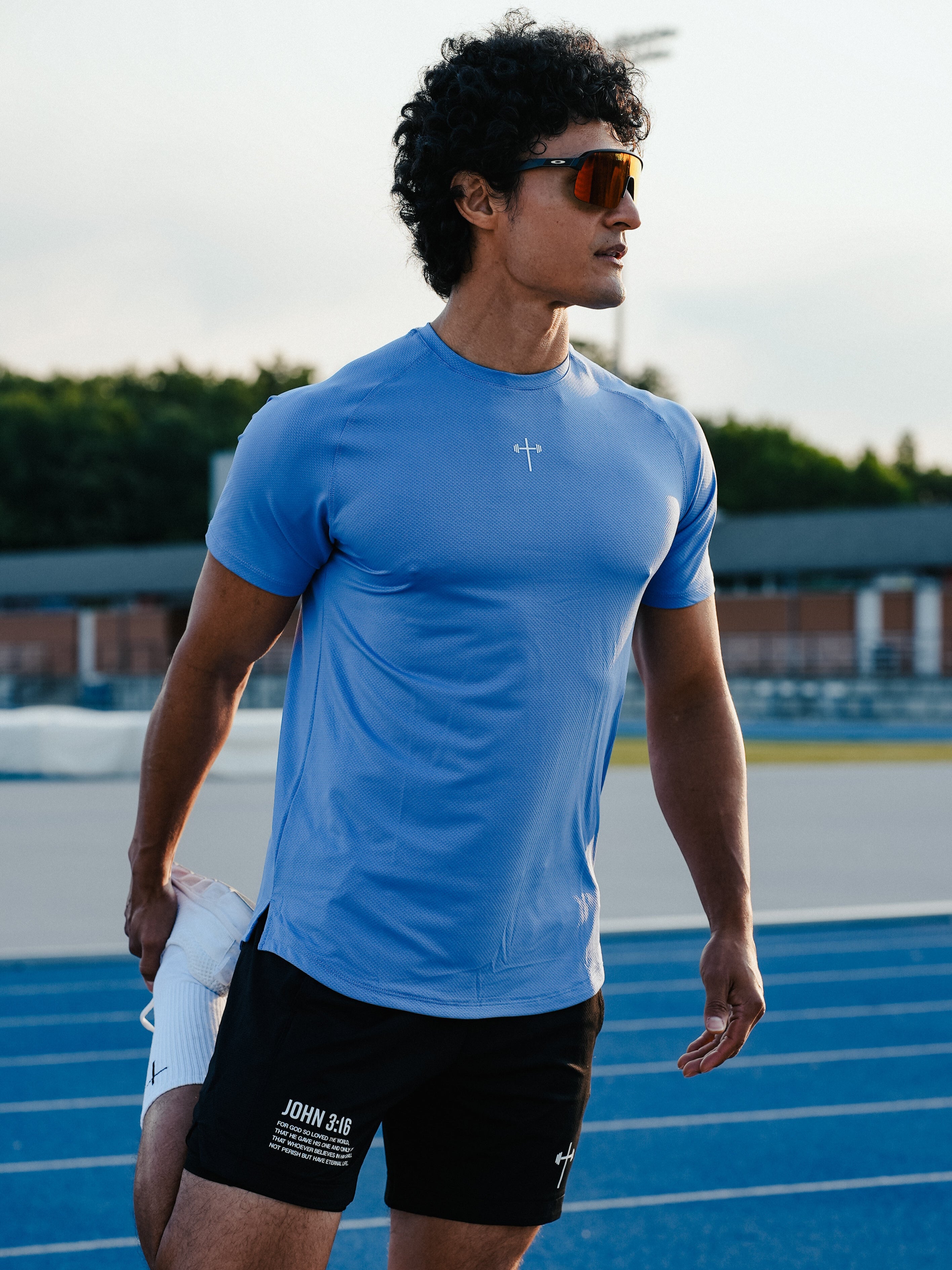Signature Tee - HolStrength