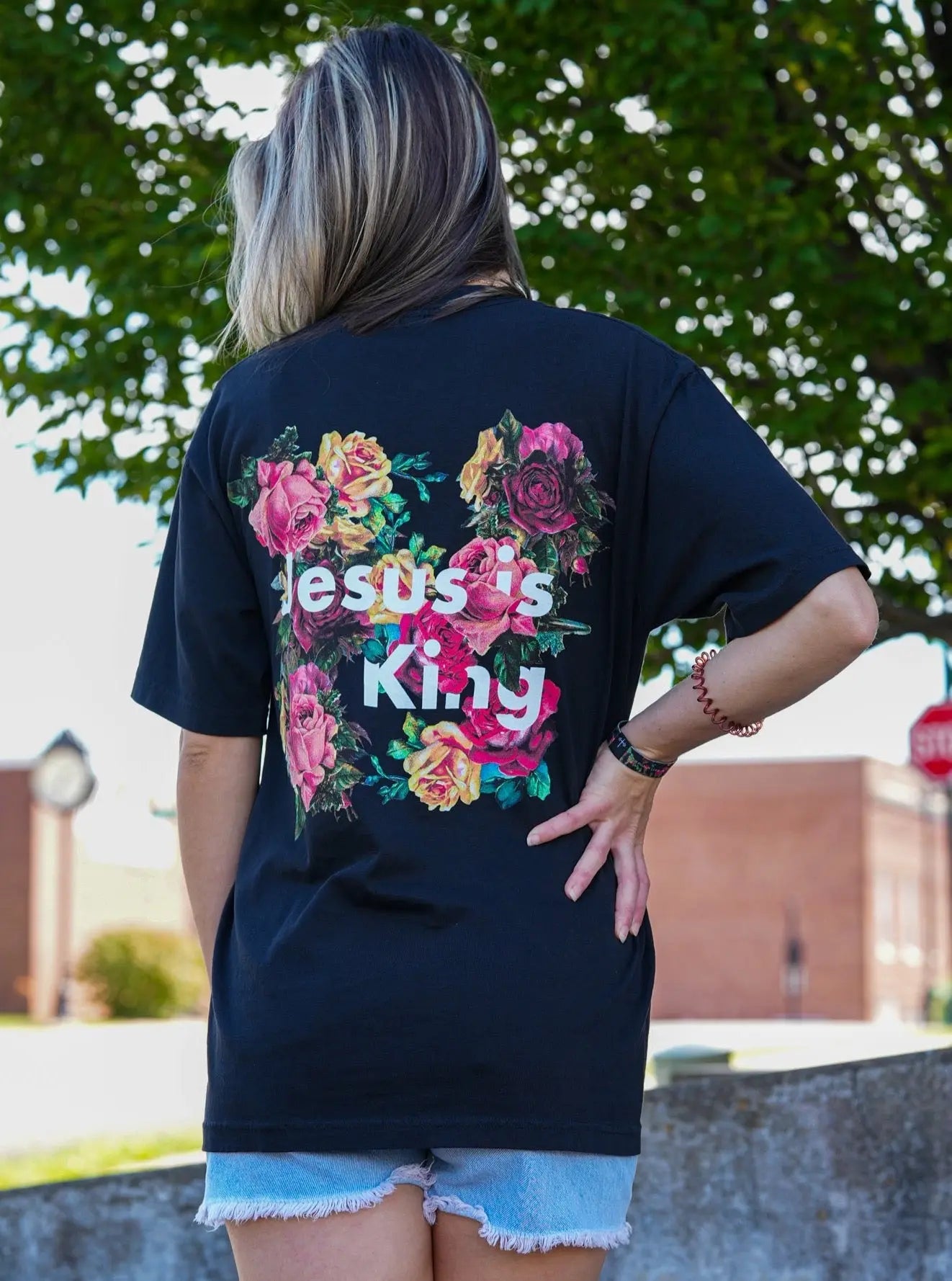 Jesus Is King Tee - Black HolStrength