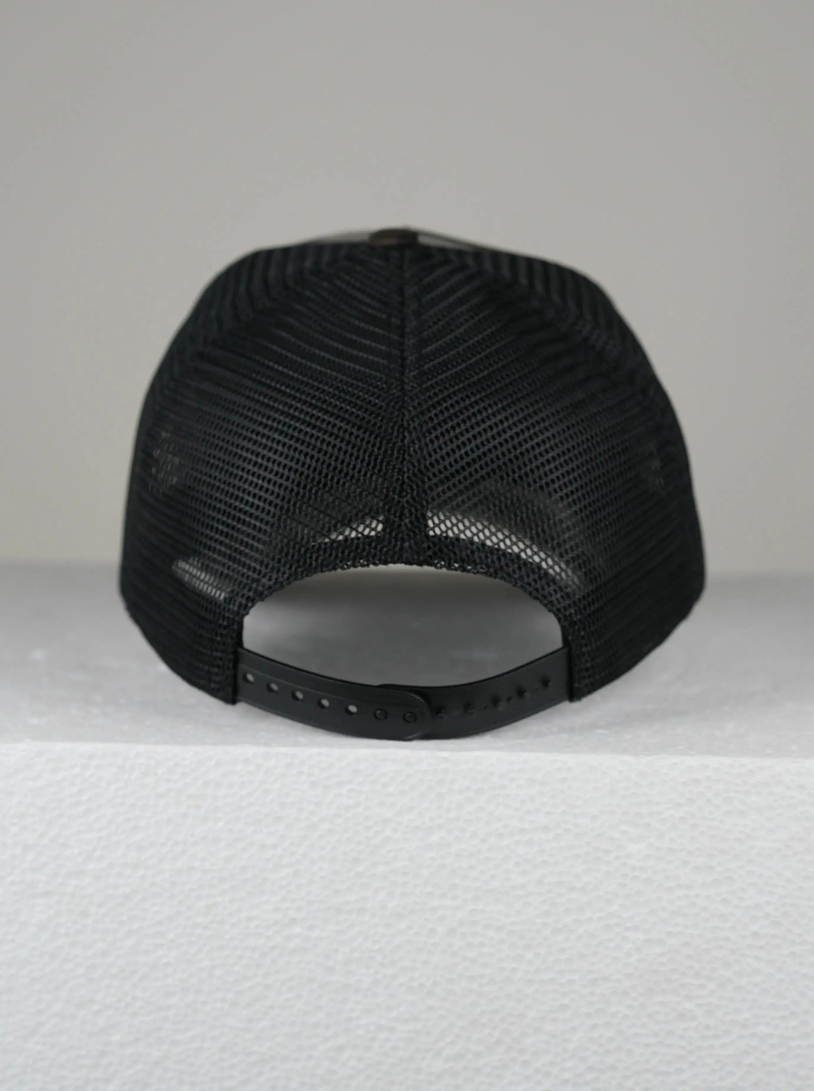 Trucker Hat HolStrength