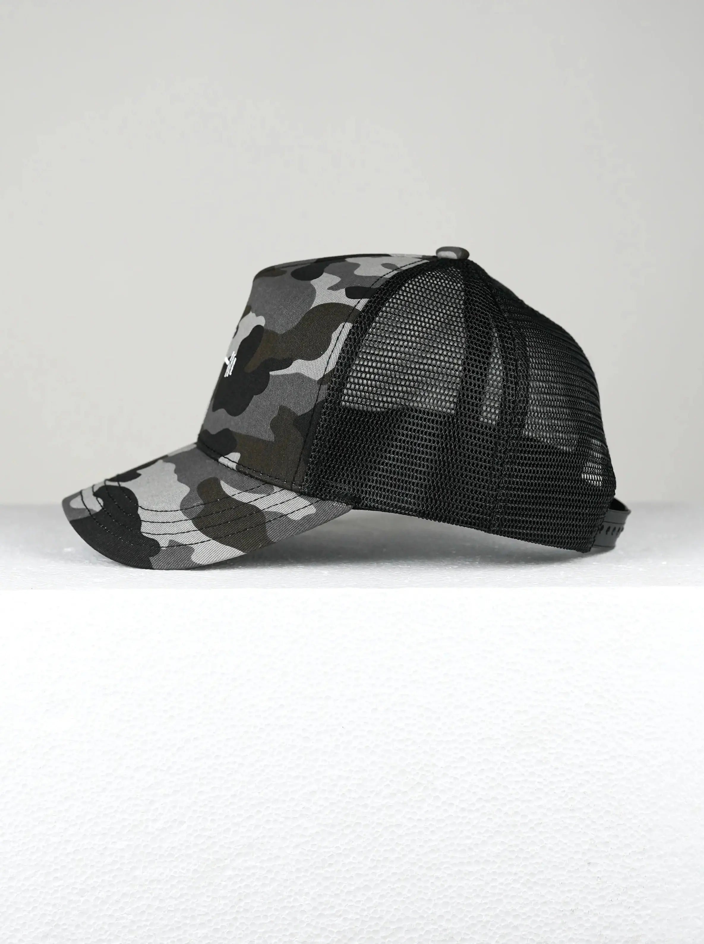 Trucker Hat HolStrength