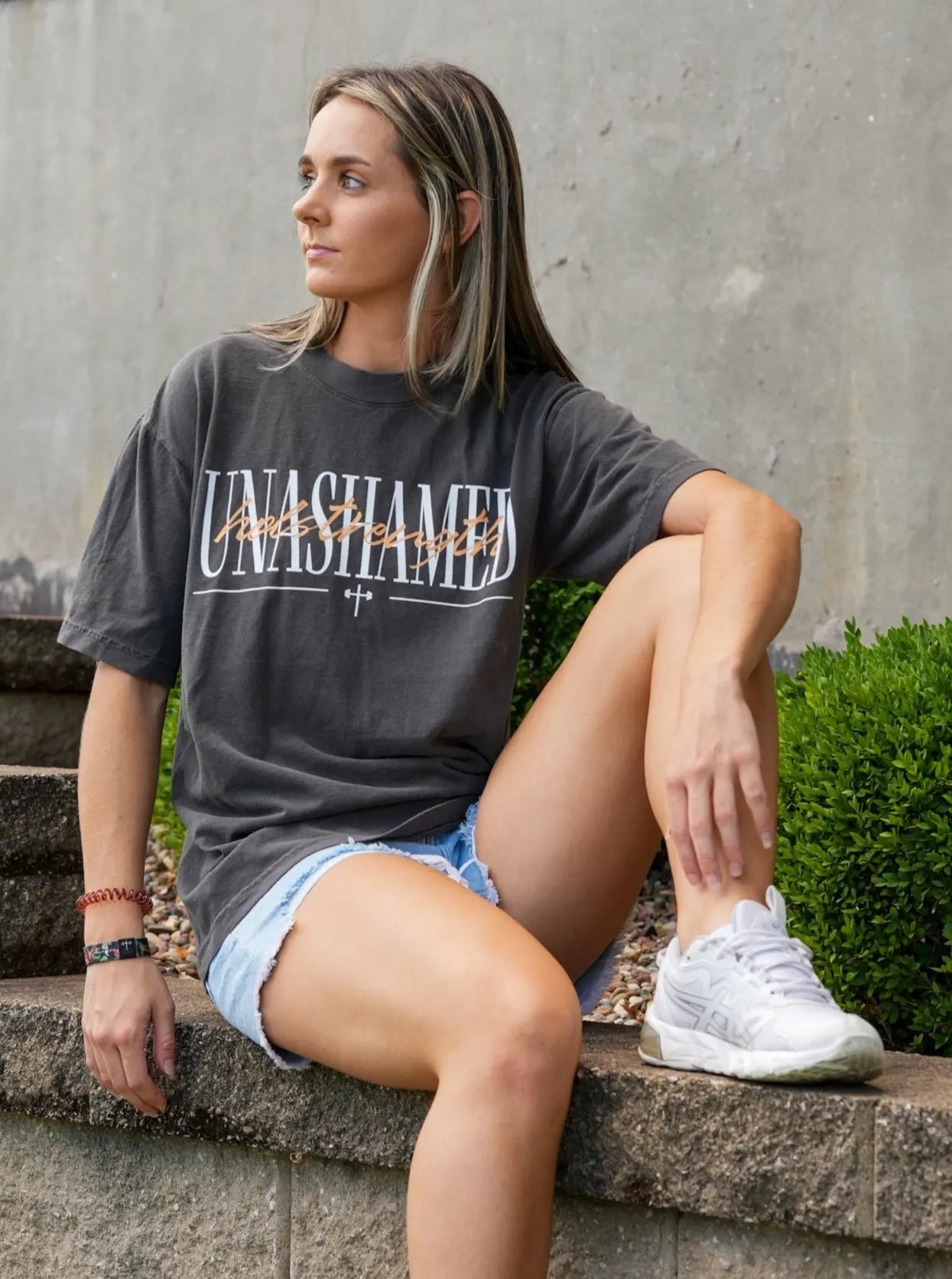 Unashamed Tee - Vintage Black HolStrength